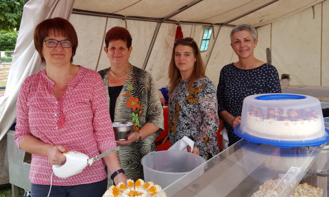 Anja von Ehr (Ehrenamtliche), Theresia Gillo (Pflegefachkraft), Lisa Schmitt (Sozialarbeiterin)und Elisabeth Bender (Pflegefachkraft)